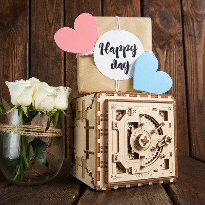 Mô Hình Gỗ Cơ Khí - Ugears Safe - Két sắt, sản phẩm chính hãng Ugears, nhập khẩu nguyên bộ từ EU, mô hình lắp ráp 3D, DYI