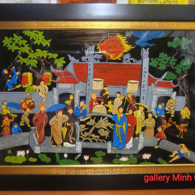 Tranh sơn mài khảm ốc – Hát quan họ hội làng Kinh Bắc
