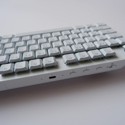 Bàn phím Gaming không dây Razer DeathStalker V2 Pro Low Profile Optical - Hàng chính hãng