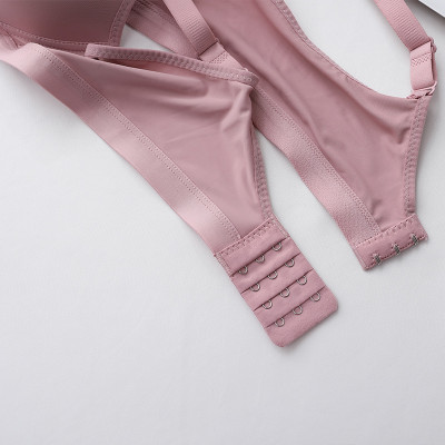 Áo lót nữ 718 – Mút mỏng thông hơi, không gọng, cài sau 3 móc, co giãn thoải mái