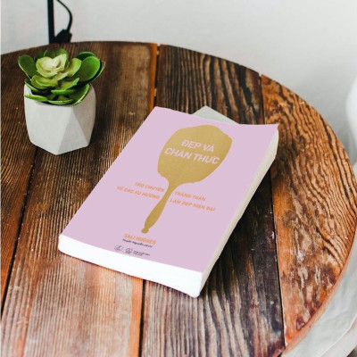 Sách - Đẹp Và Chân Thực - Sali Hughes