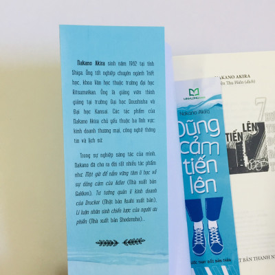 Combo: Mỗi Lần Vấp Ngã Là Một Lần Trưởng Thành + Dũng Cảm Tiến Lên