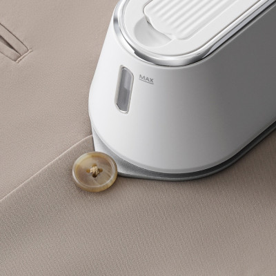 Bàn Ủi Hơi Nước LocknLock ENI262WHT 2 Trong 1 100ml 1300W, Hàng Chính Hãng, Ủi Đứng Và Nằm - JoyMall