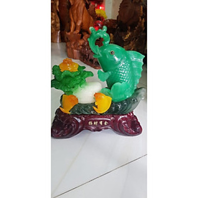 Tượng Phong Thủy Cá Chép Xanh To Ngậm Châu Đỏ Bắp Cải Có Cá có nước có tiền Bắp cải tượng trưng cho của cải thêm 2 cá vàng nhỏ xinh xinh cóc vàng ngậm tiền Size 39cm x 33cm x 17cm Anh Chị trưng phòng khách nhà, công ty, quà biếu tặng ý nghĩa ạ
