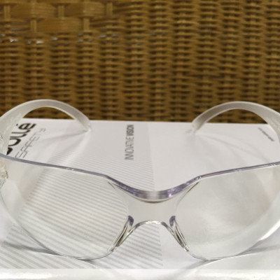 KÍNH BẢO HỘ BOLLE BL30 CLEAR CODE PSSBL30-014 chống trầy xước và mờ sương. Bảo vệ 99,9% tia UVA/UVB, tiêu chuẩn EN166, EN170