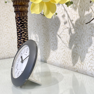 Đồng hồ chống hơi nước Rhythm 4KG652WR08 Kt 17.8 x 4.9cm, 500g Vỏ nhựa. Dùng Pin