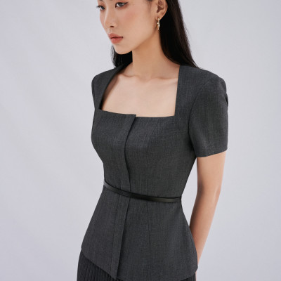 Set áo kiểu tay ngắn cổ thang & chân váy xếp ly DARIA thiết kế cao cấp WHITE CHIC