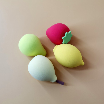 Sét hộp 4 món  tán phấn siêu mềm mại hình  trái cây ,giọt nước , có độ đàn hồi cao , dẻo ,không bị biến dạng ,nhiều màu sắc cute xinh xắn đáng yêu