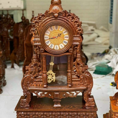 Đồng hồ quả lắc để bàn tân cổ điển bằng gỗ mun đuôi công kt cao 70×45×15cm + chân đế cao 15×52×29cm