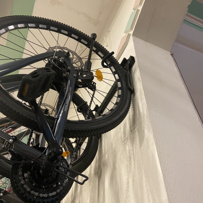 Giá treo xe đạp gắn tường cố định, chắc chắn