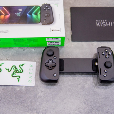 [Mới, hàng chính hãng] Tay cầm điện thoại Razer Kishi V2-Gaming Controller for iPhone