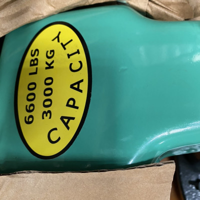 Xe nâng tay chính hãng Mitsubishi - A990070030 - tải nâng 3 tấn - càng rộng 685mm