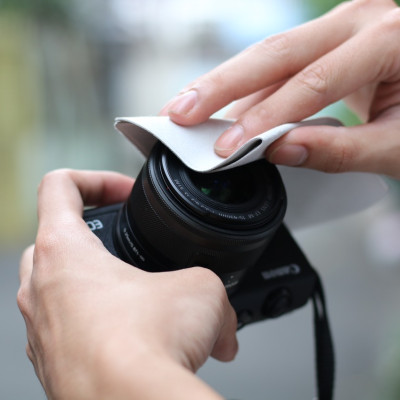 Khăn Lau Màn Hình Polishing Cloth Kai cho iPhone / Macbook / iPad / Laptop / Smartphone / Lens Camera/ Smartwatch loại Fullbox- Hàng Chính Hãng