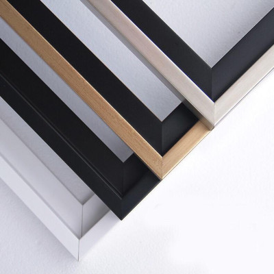 Tranh treo tường Canvas tranh Cô gái ôm lá 50x70cm ( kèm theo khung )