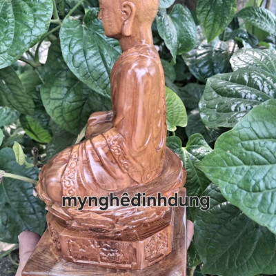 Tượng phật hoàng trần nhân tông bằng gỗ bách xanh thơm nức cao 20x11cm