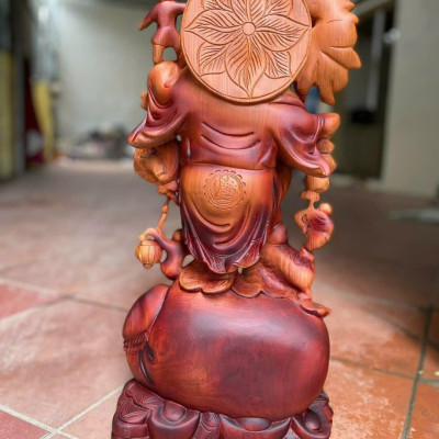Tượng phật di lặc phong thủy gánh cành đào bằng gỗ hương đá pu giả cổ kt cao 60×28×15cm 