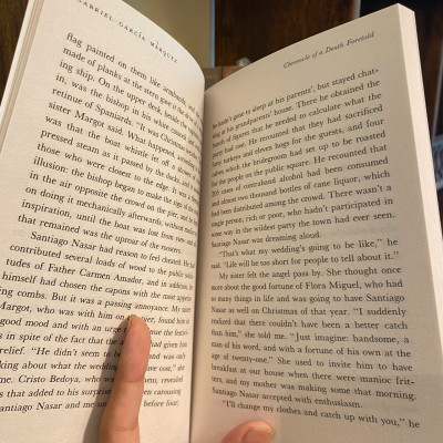 Sách - Chronicle of a Death Foretold by Gabriel García Márquez | Classics / Fiction in English