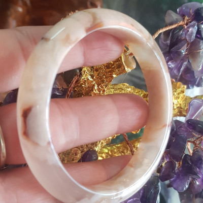 Vòng đeo tay Nữ Bản Hẹ Đá Mã Não Hoa Rau Câu Vòng tay Ni 53mm x Cao 10mm x dầy 7mm bóng đẹp Nữ 50kg - 53kg  đeo xinh màu hoa nhẹ nhàng rất xinh xắn ạ