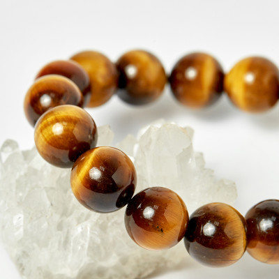 Vòng phật bản mệnh tuổi tuất hợi phật A di đà thạch anh mắt hổ hạt 12mm mệnh thổ, kim - Ngọc Quý Gemstones