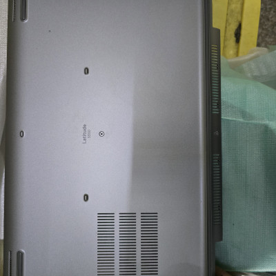 Vỏ mặt D D..e..l..l latitude 5550 Zin hãng 99% hình thức đẹp