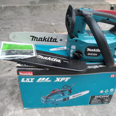 MÁY CƯA XÍCH DÙNG PIN 18V MAKITA DUC254Z (KHÔNG KÈM PIN VÀ SẠC) - HÀNG CHÍNH HÃNG