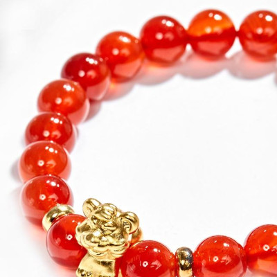 Vòng Tay Đá Mã Não Đỏ Phối Charm Tuổi Dần Bạc Mạ Vàng 24K Ngọc Quý Gemstones