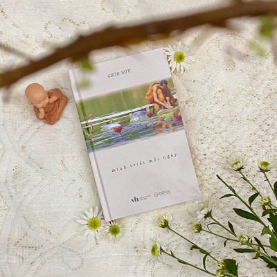 COMBO Sách: Minh triết mỗi ngày + Thơ và Ý Đạo