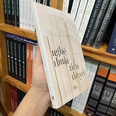 Sách - Nghệ thuật tiểu thuyết (Nhã Nam HCM)