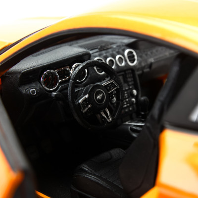 Mô Hình Xe Ford Mustang Orange GT 2015 1:18 Maisto MH-31197