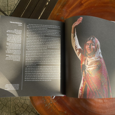 Cuốn Sách: NHỮNG BÀI DIỄN VĂN LÀM THAY ĐỔI THẾ GIỚI TỪ 1945 ĐẾN NAY- bìa cứng in màu toàn bộ - ấn bản kỷ niệm 65 năm thành lập NXB Kim Đồng