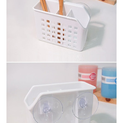 Giỏ nhựa đựng đũa, thìa có núm hít chân không, đem đến sự gọn gàng và ngăn nắp cho không gian nhà bếp - nội địa Nhật Bản 