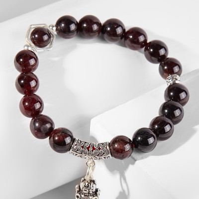 Vòng tay ngọc hồng lựu phối mèo may mắn Ngọc Quý Gemstones