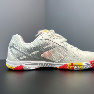 Giày Bóng Bàn Speed Art 28020 Trắng Đỏ - Tốc Độ, Hiệu Suất, Phong Cách Mạnh Mẽ, Chuyên Nghiệp Và Bền Bỉ