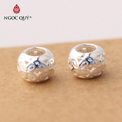 Combo 4 cái charm bạc hình tròn xỏ ngang họa tiết cỏ 4 lá - Ngọc Quý Gemstones