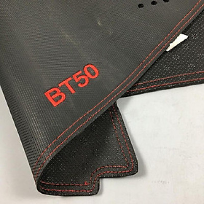 Thảm taplo vân dành cho da cacbon cao cấp dòng xe Mazda BT 50 đời 2015-2021