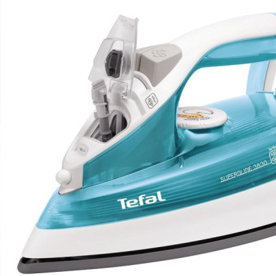 Bàn là, bàn ủi hơi nước Tefal FV3910 2200W, mặt bàn là phủ Ceramic, xuất xứ tại Pháp, bảo hành 2 năm | Hàng chính hãng