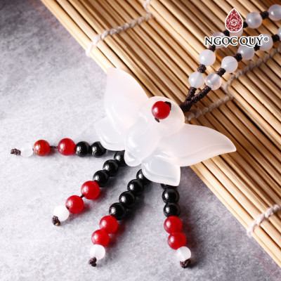 Dây chuyền hình con bướm đá mã não trắng - Ngọc Quý