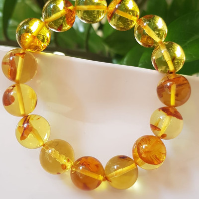 Vòng Hổ Phách tự nhiên Size Nam 14,5mm Vòng Vip cao cấp sịn hiếm quá đẹp xuất sắc 14,5mm Đá Hổ Phách Màu Vàng Anh trong bắt ánh sáng ánh lên quá đẹp đẳng cấp sang luôn Vòng chuẩn hợp Nam mệnh Kim mệnh Thổ mệnh Thủy đeo ạ