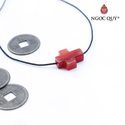 Mặt dây chuyền thánh giá xỏ ngang đá cẩm thạch huyết 15x12.2x 5mm mệnh hỏa , thổ - Ngọc Quý