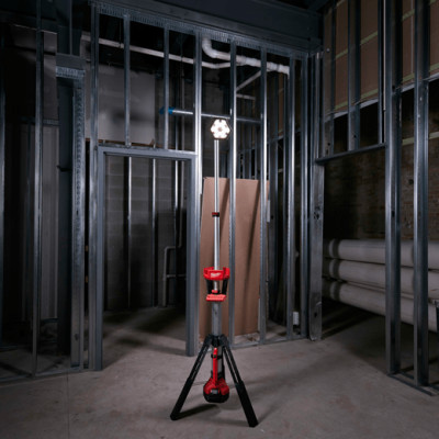 ĐÈN LED CHÂN ĐỨNG MILWAUKEE M18 SAL-0 - HÀNG CHÍNH HÃNG