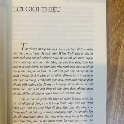 Sách - Sức Mạnh Của Hiện Tại