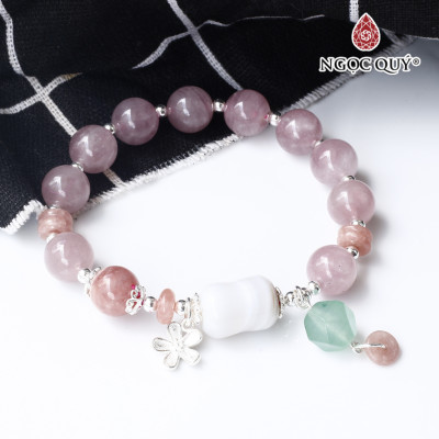 Vòng đá thạch anh hồng madagascar phối charm bạc mệnh hỏa, thổ - Ngọc Quý Gemstones