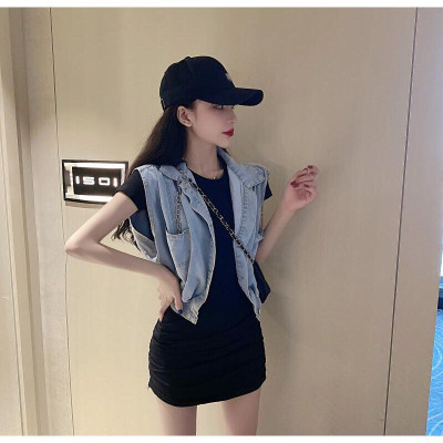 Áo denim sát nách bo gấu phong cách Hàn Quốc