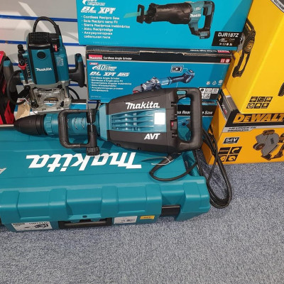 MÁY ĐỤC BÊ TÔNG (26J) 1510W MAKITA HM1214C - HÀNG CHÍNH HÃNG
