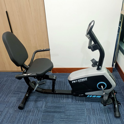 Xe đạp tập thể dục có tựa lưng Pro 56R