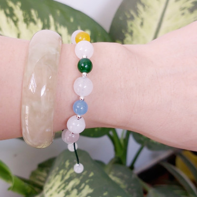 Vòng tay Nữ phong thủy đá mã não trắng mix đá đa sắc kết dây thủ công dễ thương