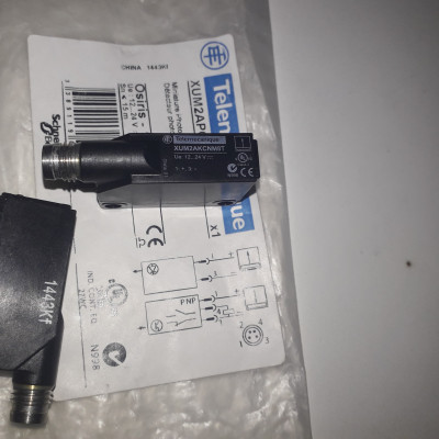 Cảm biến quang XUM2AKCNM8T Schneider bộ phát  | Hàng Chính hãng |