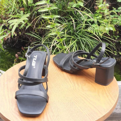 Sandal cao gót hot trend  trẻ trung năng động 20750
