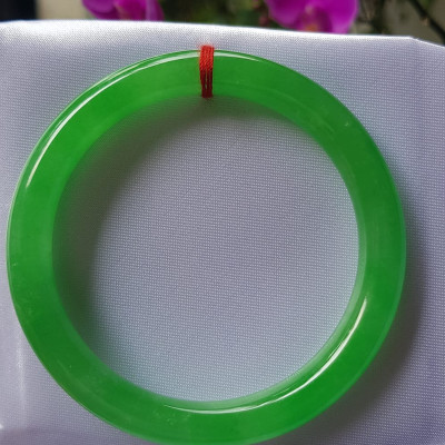 Vòng tay nữ đá cẩm thạch tự nhiên Ngọc Lý Đẹp 54mm x cọng 8mm Màu Xanh Lý tươi sáng bóng mượt đẹp Nữ 53kg - 60kg đeo Vòng hợp nữ mệnh Mộc mệnh Hỏa mệnh Thủy ạ