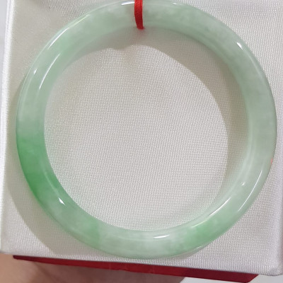 Vòng Tay Nữ đá ngọc cẩm thạch tự nhiên A Trắng Lý Sao 53mm x 7mm Trắng đậu lý nhẹ bóng 52kg - 58kg ạ